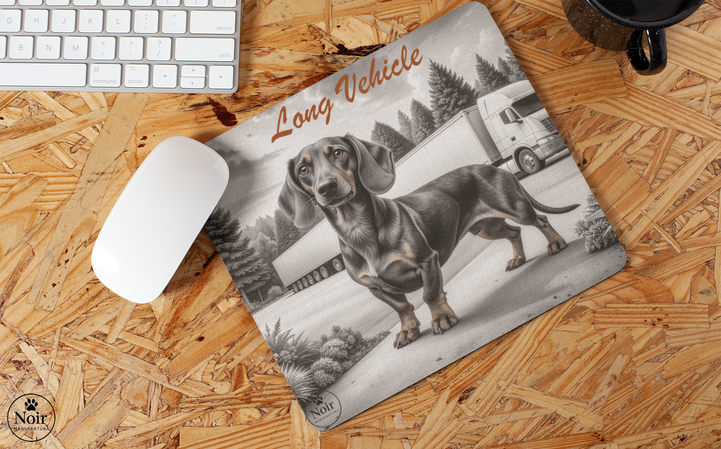 Tacskó prémium minőségű, kutyás egérpad – a Noir Manufaktúra egyedi illusztrációival.
